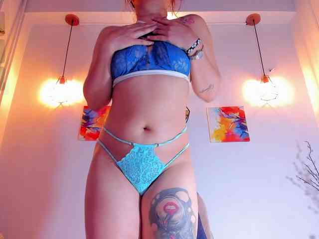 naked live chat Karlaliones