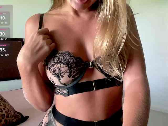-Lucy- webcam