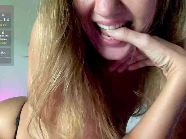 -Lucy- webcam