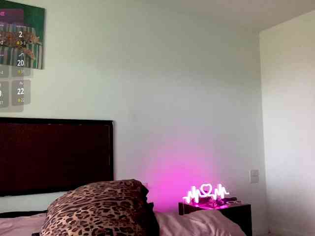 -Lucy- webcam