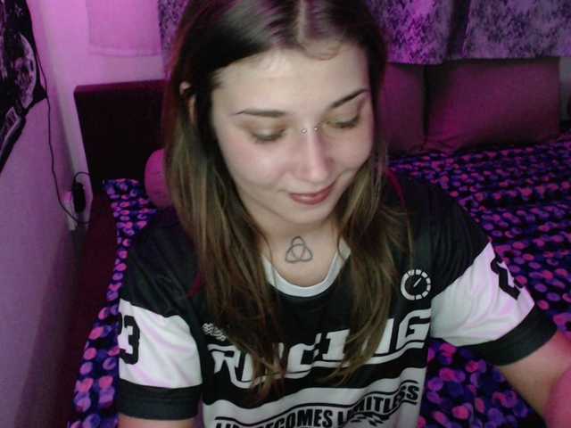 Sex chat gratuit in direct cu Aliens4twenty pe BongaCams