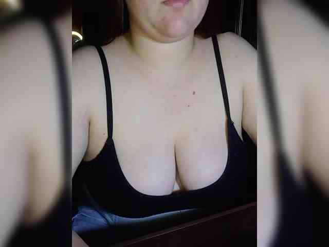 LianaGrossly webcam