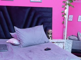 cutepetitee Porn Show