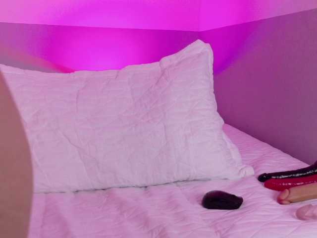 cutepetitee's BongaCams show and profile