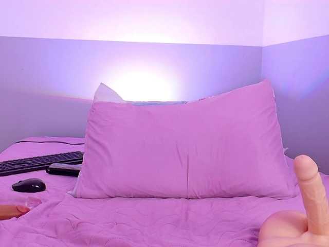 cutepetitee's BongaCams show and profile