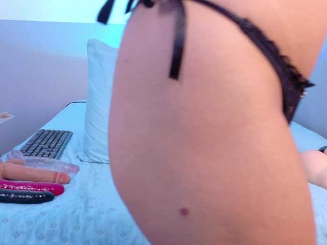 cutepetitee's BongaCams show and profile