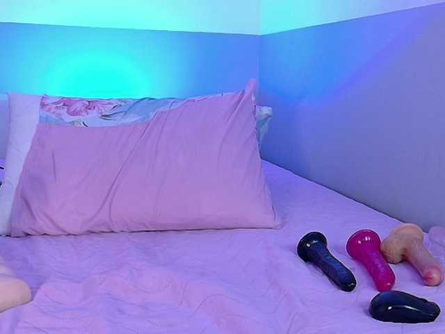 cutepetitee's BongaCams show and profile