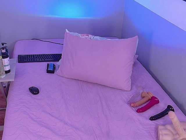 cutepetitee from BongaCams