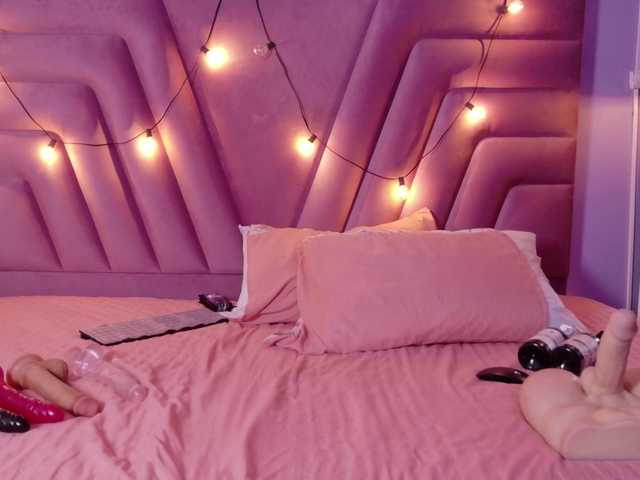 cutepetitee's BongaCams show and profile