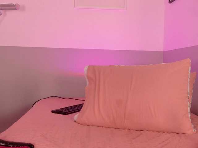 le modèle cutepetitee est en webcam porno dans un show sur le site bongacams, il possède les tags suivants: Latino/Hispanic,Brunette,Shaved