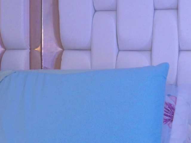 cutepetitee's BongaCams show and profile