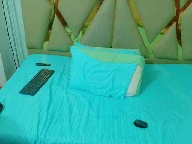 cutepetitee webcam