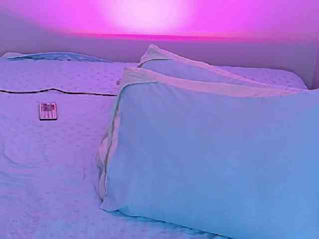 cutepetitee Live Webcam on BongaCams