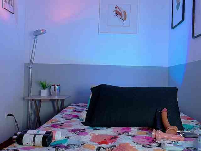 cutepetitee webcam