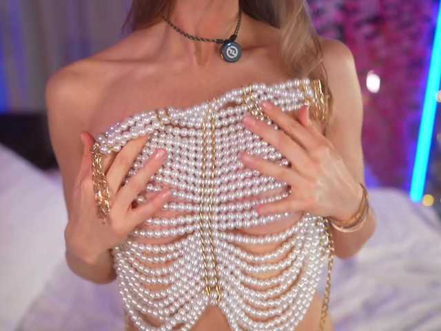 EvaFashionista's BongaCams show and profile