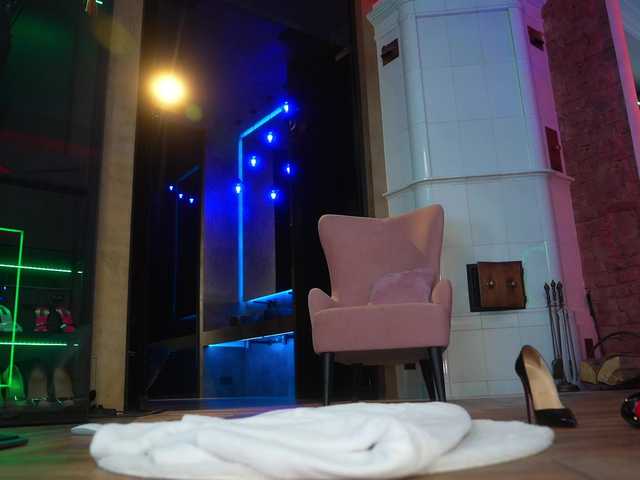 EvaFashionista's BongaCams show and profile