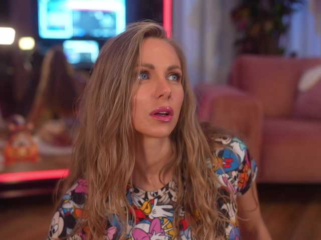  EvaFashionista chat room