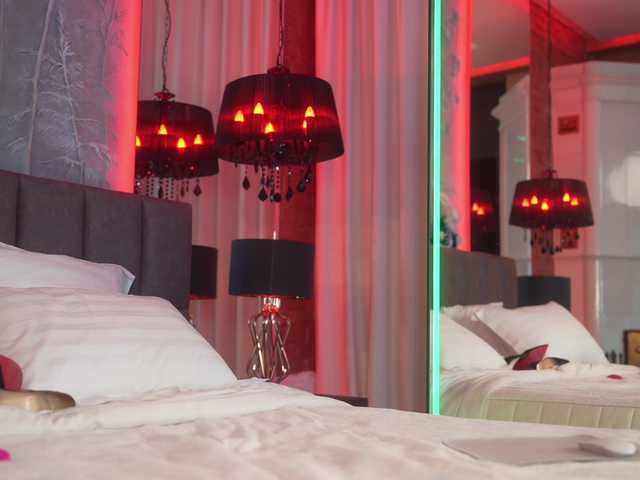 EvaFashionista's BongaCams show and profile