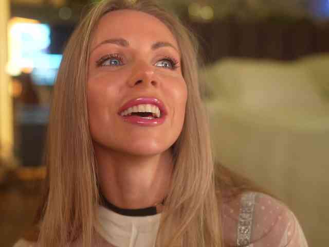 EvaFashionista Live Webcam on BongaCams