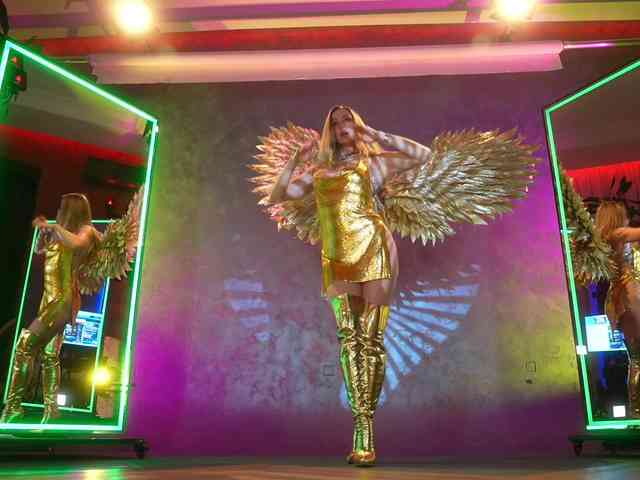 EvaFashionista webcam