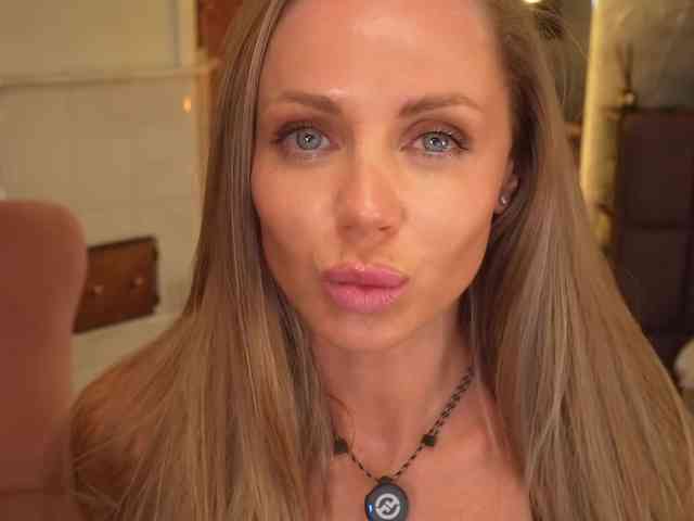 EvaFashionista webcam