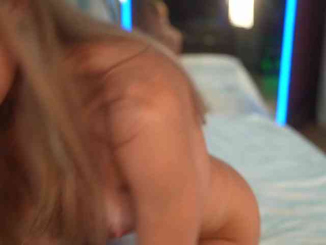 EvaFashionista's webcam live show