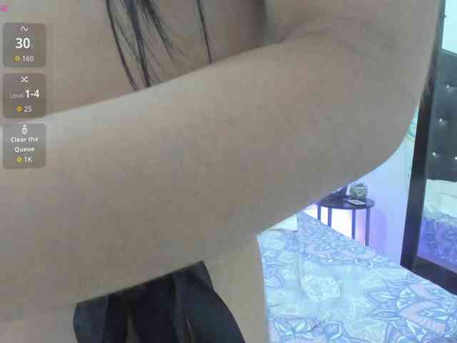 SaraLowee webcam