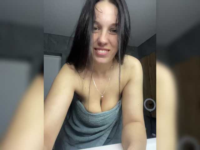 le modèle Potifays est en webcam porno dans un show sur le site bongacams, il possède les tags suivants: White/Caucasian,Brunette,Shaved