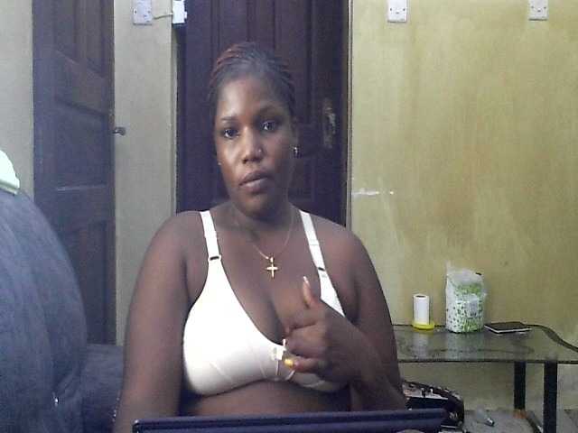 cuteass1 on BongaCams 
