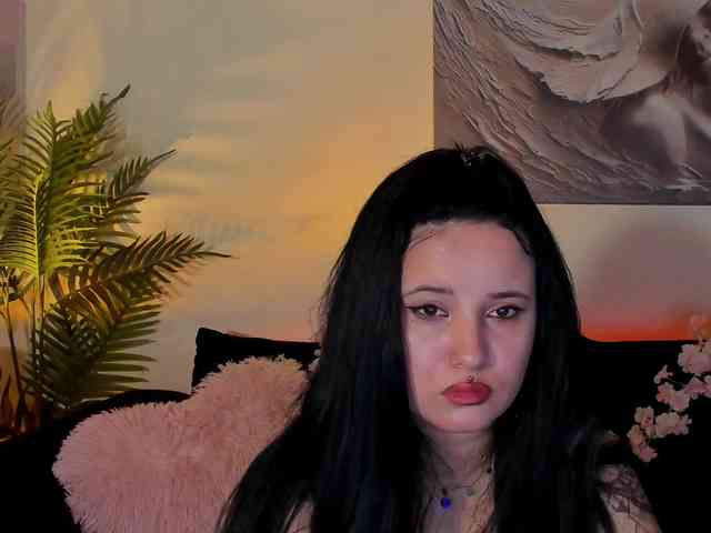 MikaSnake webcam