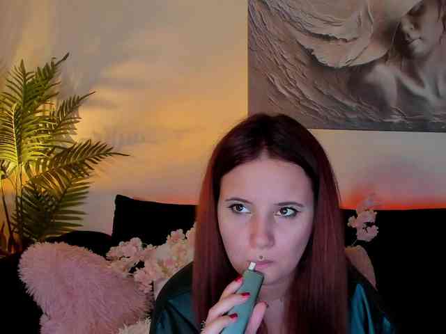 MikaSnake webcam