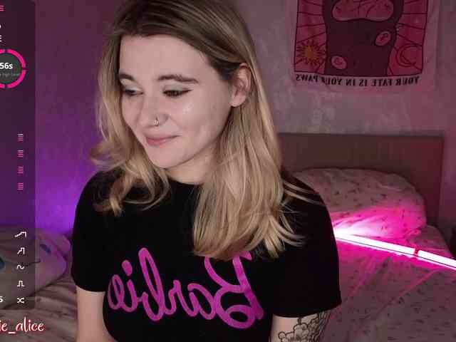 Alice-teaseee webcam