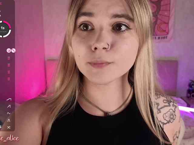Alice-teaseee webcam