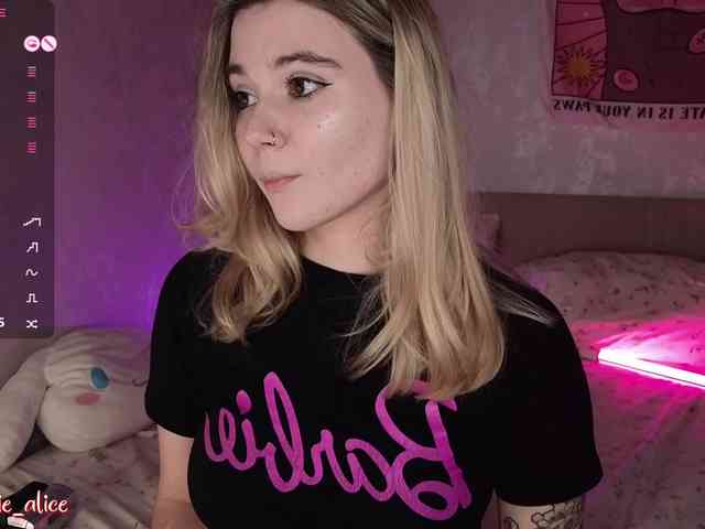 Alice-teaseee webcam