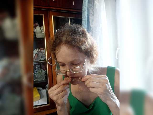 Madam-oss's BongaCams show and profile