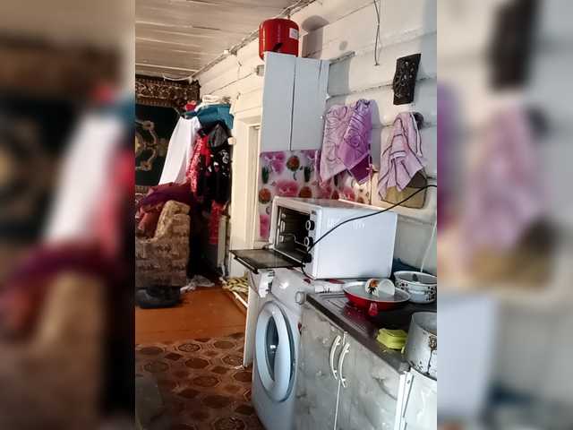 Madam-oss's BongaCams show and profile