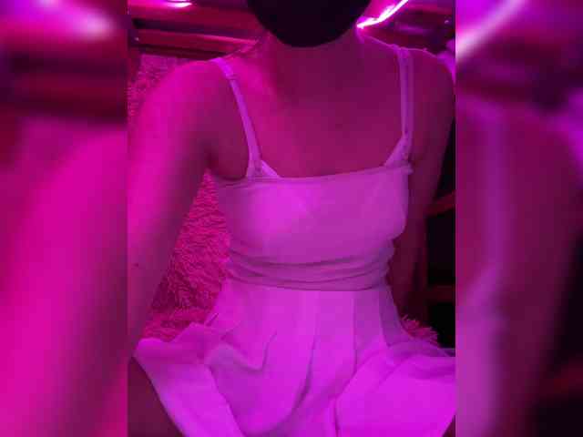 Asechka_888100 webcam