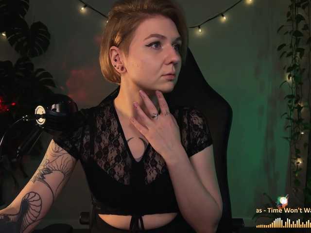 bySOVA's BongaCams show and profile