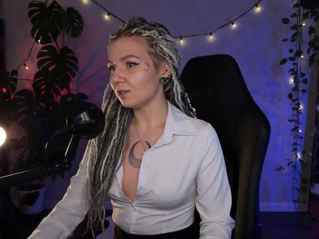 bySOVA's BongaCams show and profile