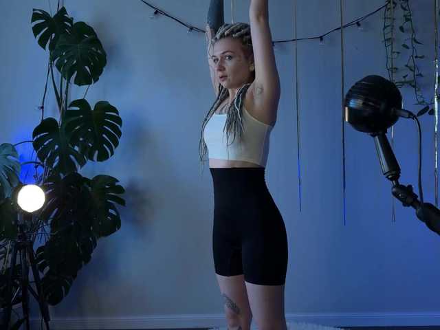 bySOVA's BongaCams show and profile