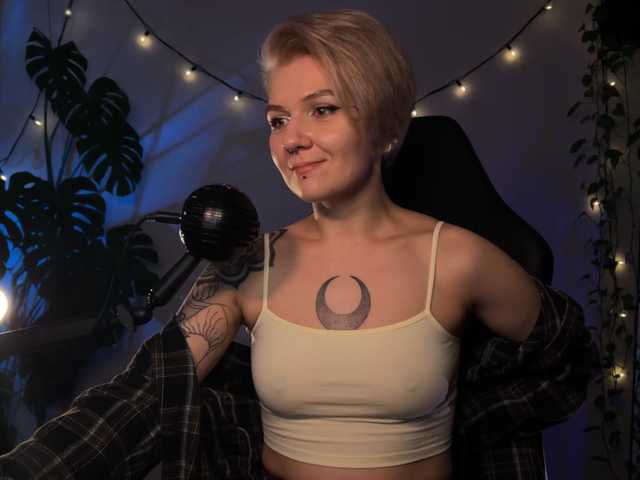 bySOVA's BongaCams show and profile