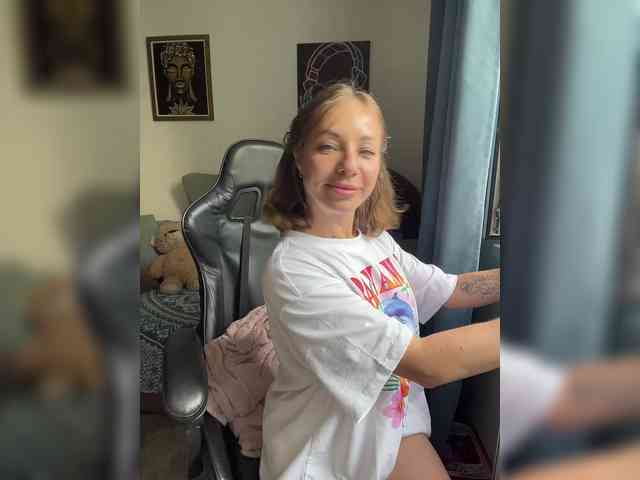 YaseniyaLove webcam