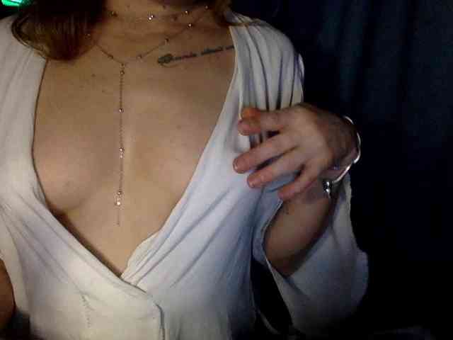 YaseniyaLove webcam
