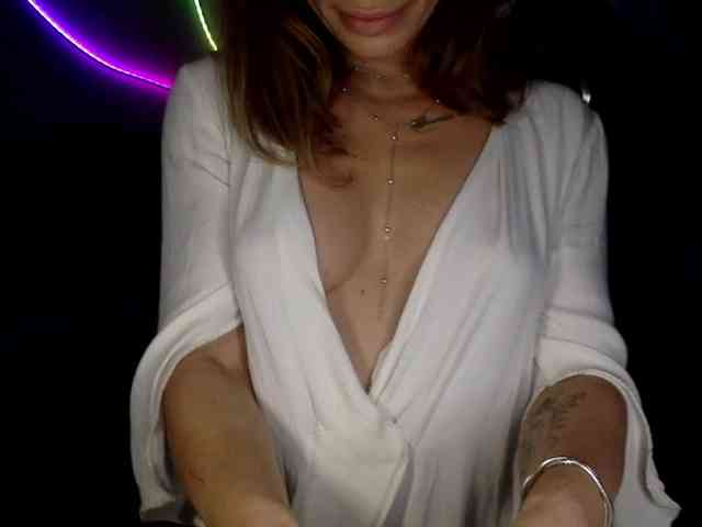 YaseniyaLove webcam