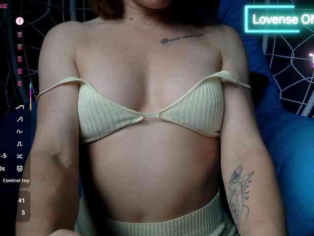 YaseniyaLove webcam