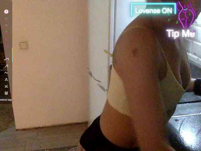 YaseniyaLove webcam