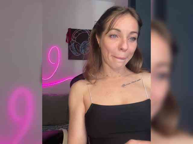 YaseniyaLove webcam