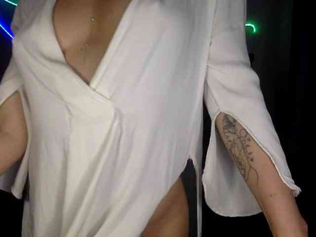 YaseniyaLove webcam