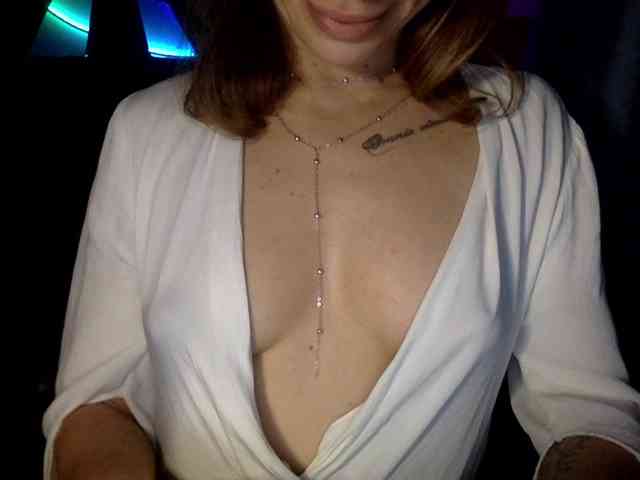 YaseniyaLove webcam