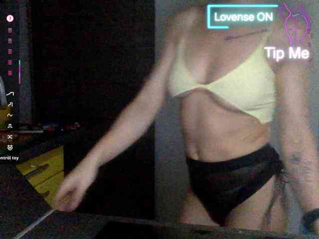 YaseniyaLove webcam